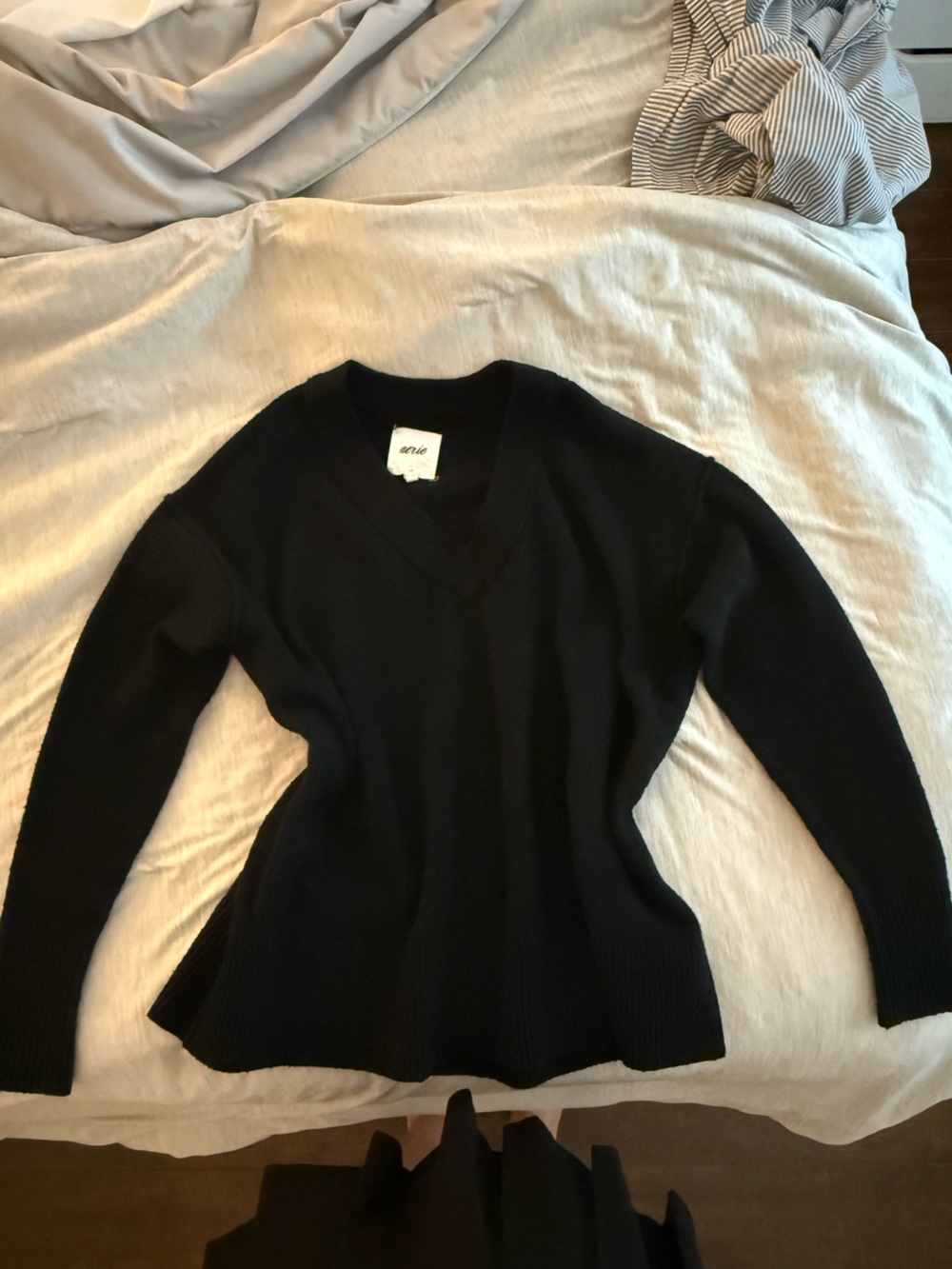 Aerie v neck oversized black sweater